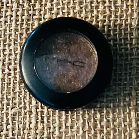 Mac eyeshadow Tempting - Picture 3 of 4